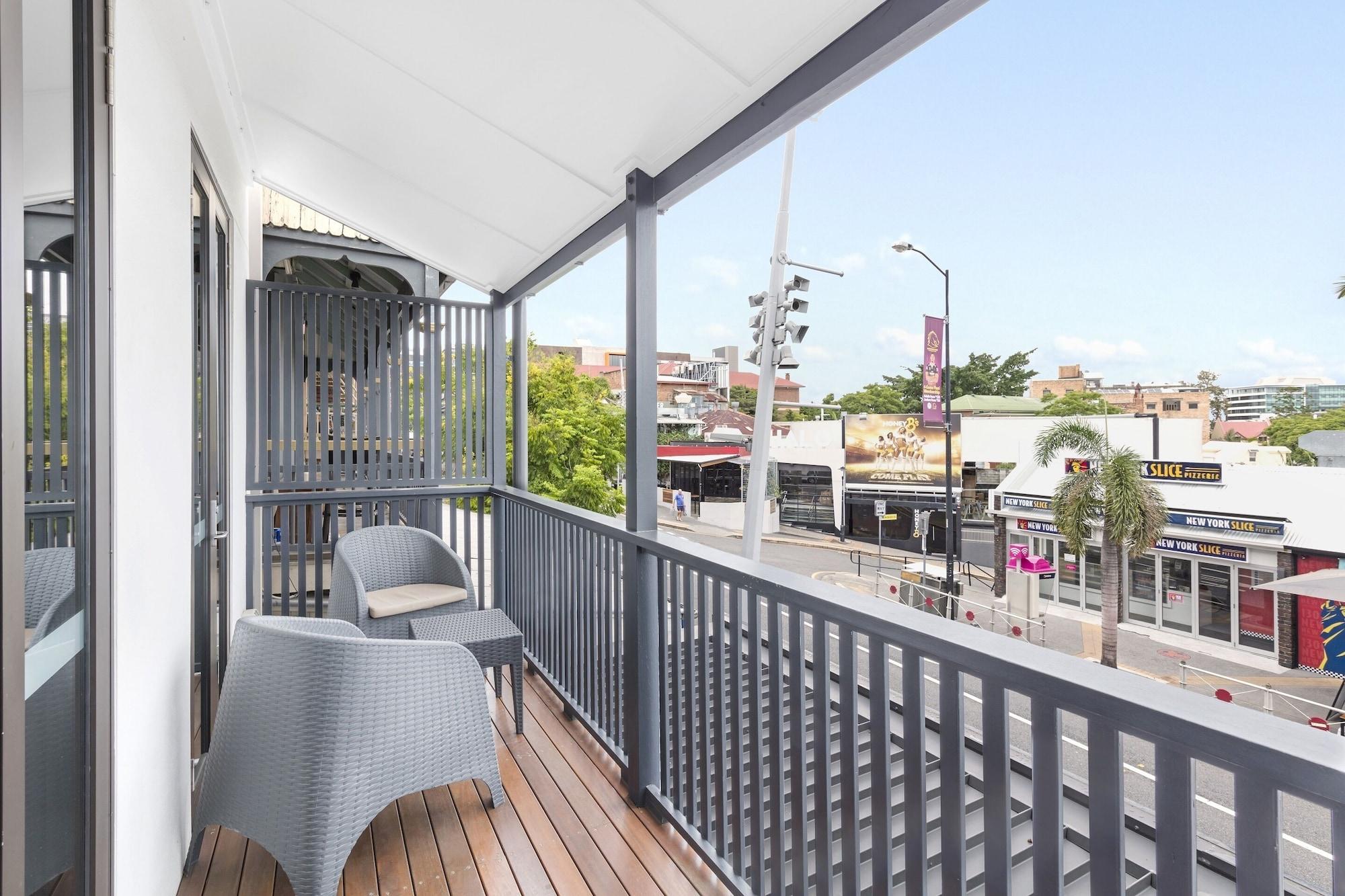 The Beetson Hotel Brisbane Exterior photo Balcony of a typical apartment