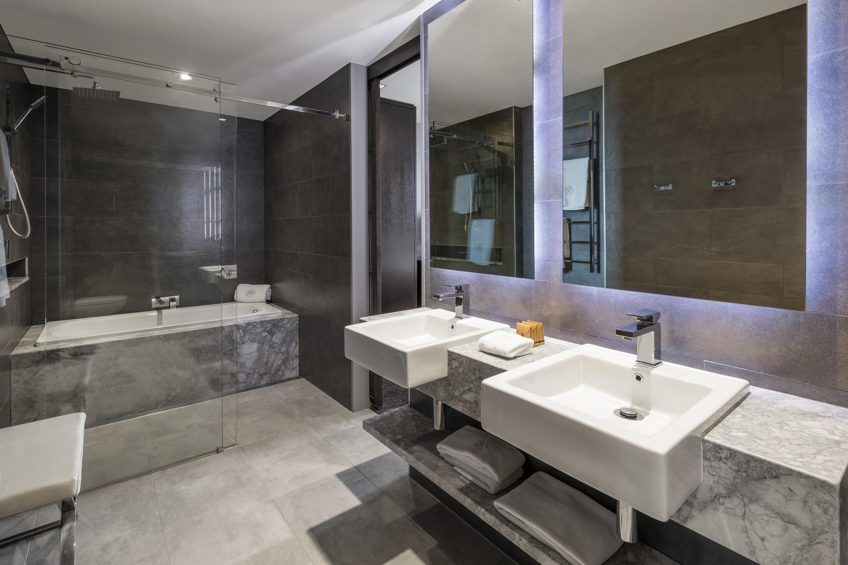 The Beetson Hotel Brisbane Exterior photo Bathroom
