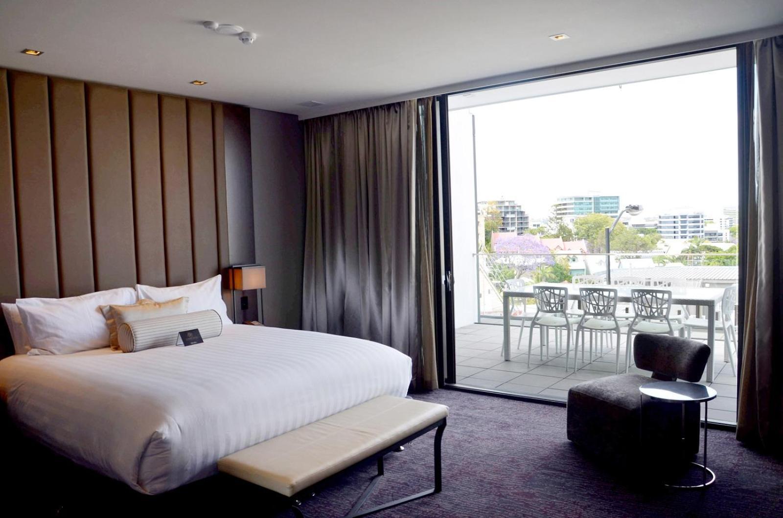 The Beetson Hotel Brisbane Exterior photo A bedroom at the Crown Towers